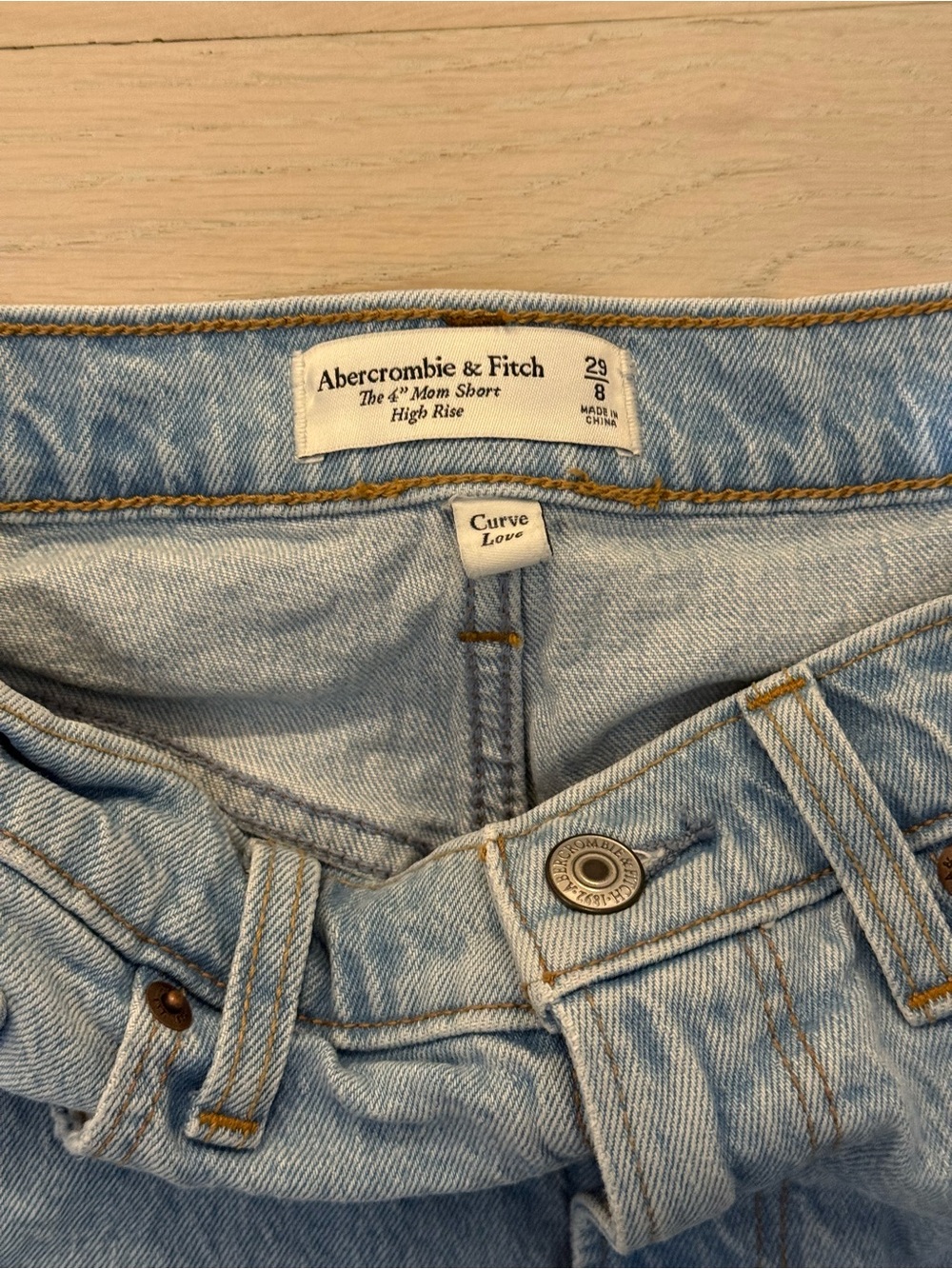A&F Curve Love High Rise Mom Shorts Sz 29/8 - Picture 3 of 3